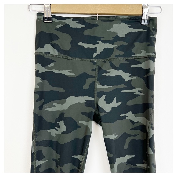 Athleta Ultimate 7/8 Tight Camo Olive Green
Size XS - Picture 3 of 7